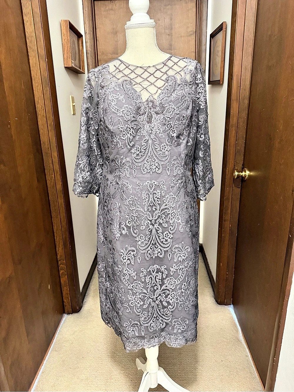 Paisley Lace Midi Dress in Lavender Size 16 Like New
